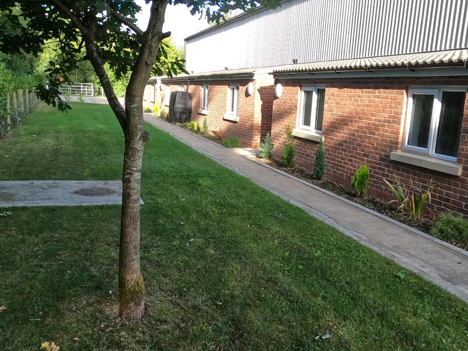 Two Birds Weekly Stay Malmesbury Exteriör bild